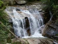 Breite Kaskade der Gössfälle an Granitschwelle